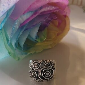 Metal Rose Ring Size 6. NWT*